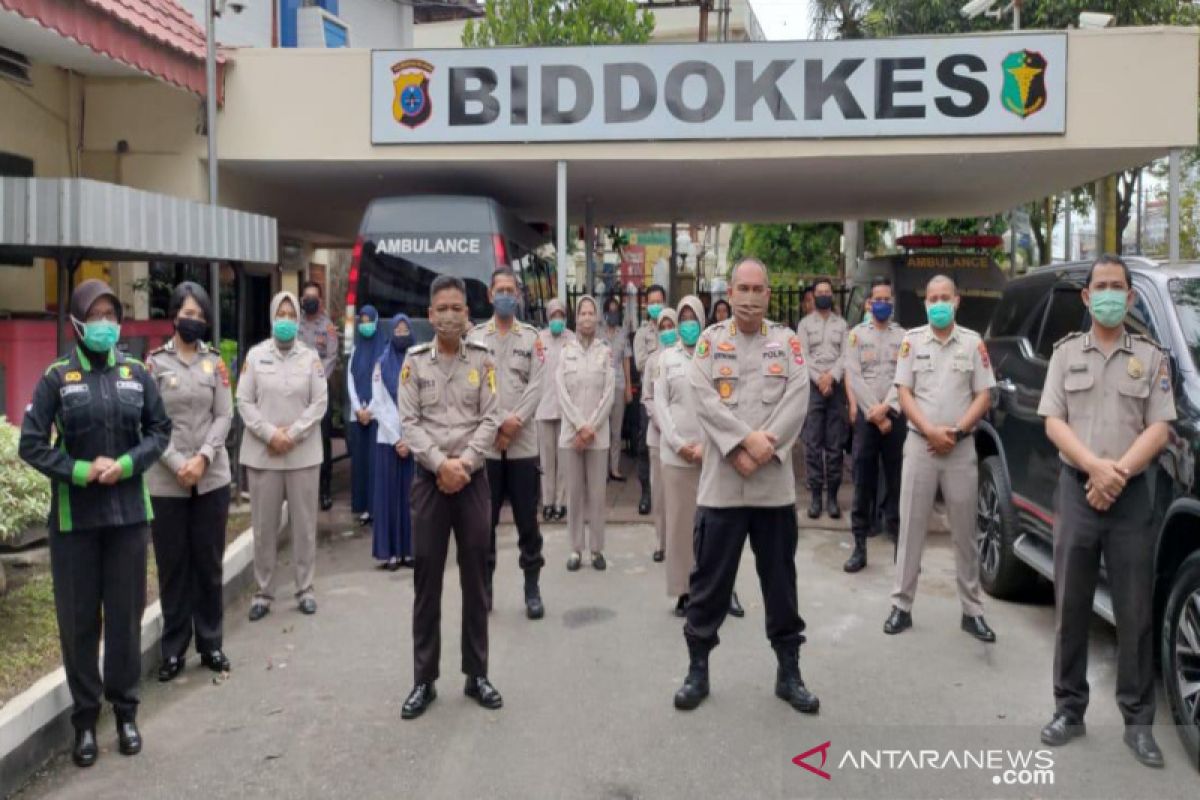 Tiga personel Biddokkes Polda Kalsel ditugaskan ke RS Darurat COVID-19