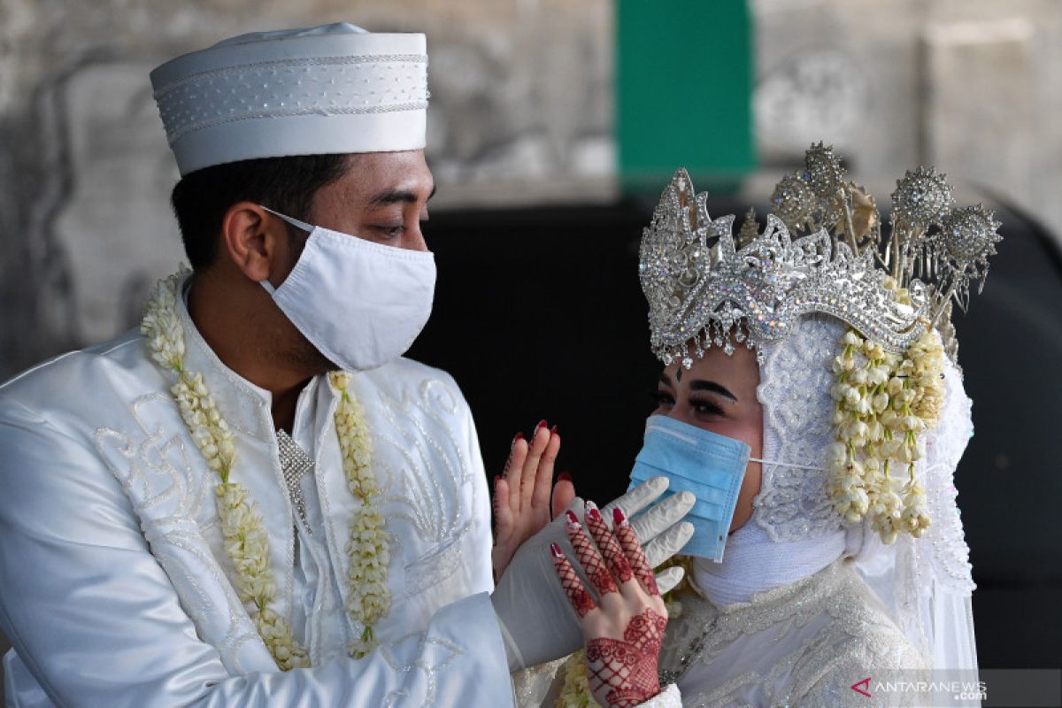 DKI wajibkan keluarga dan tamu akad nikah wajib vaksin