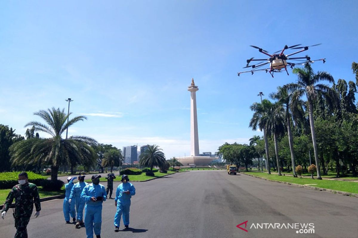 PMI semprotkan disinfektan 14 jam nonstop di Jabodetabek