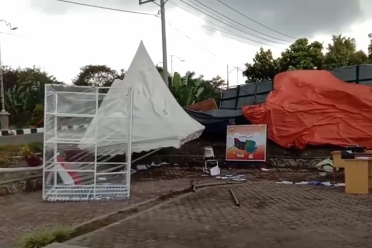 Posko utama COVID -19 Bener Meriah rusak diterjang puting beliung