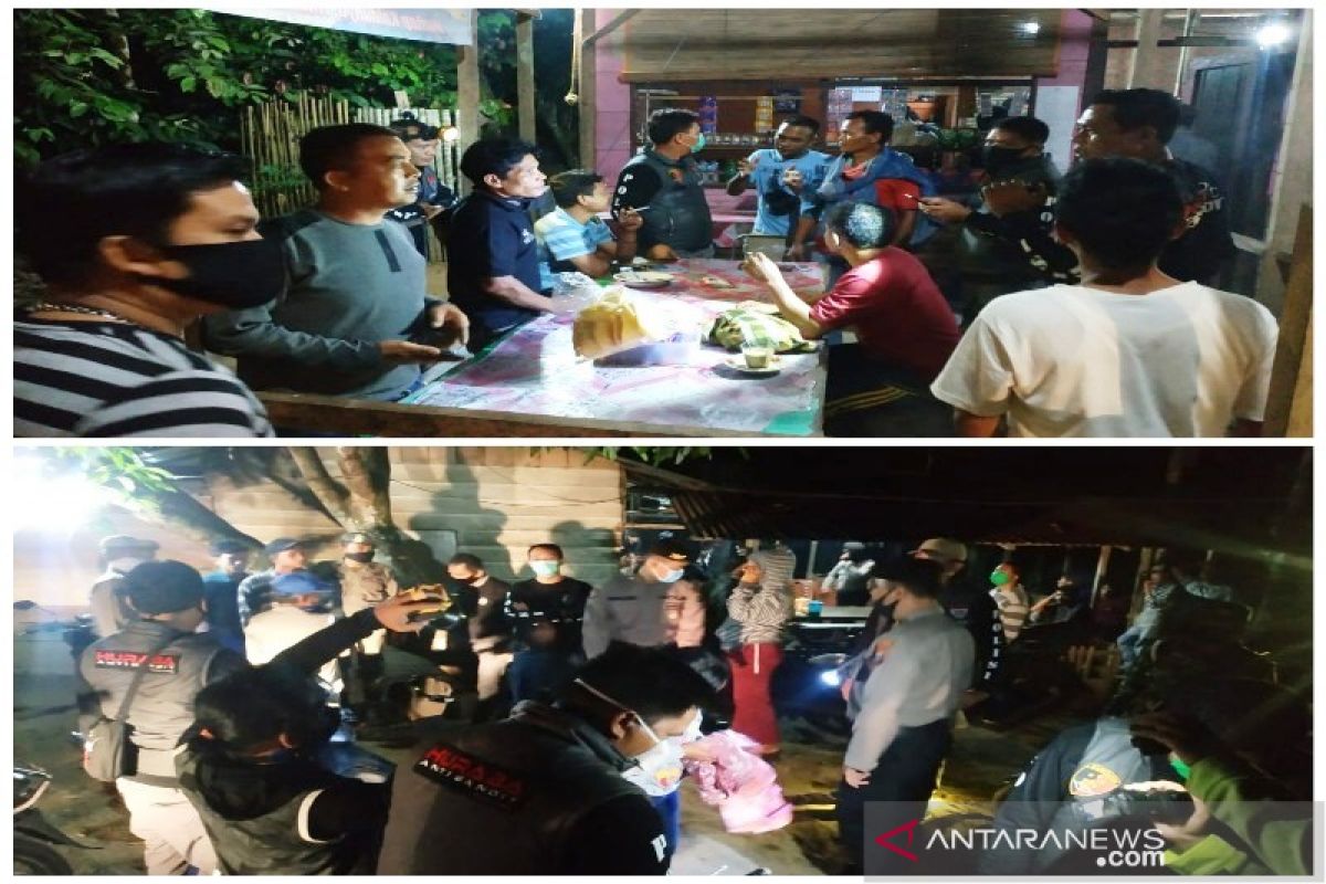 Antisipasi COVID-19, Polres Tapsel amankan belasan warga dari cafe dan warung