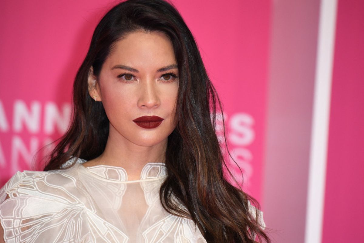 Olivia Munn tak terlalu suka kondangan