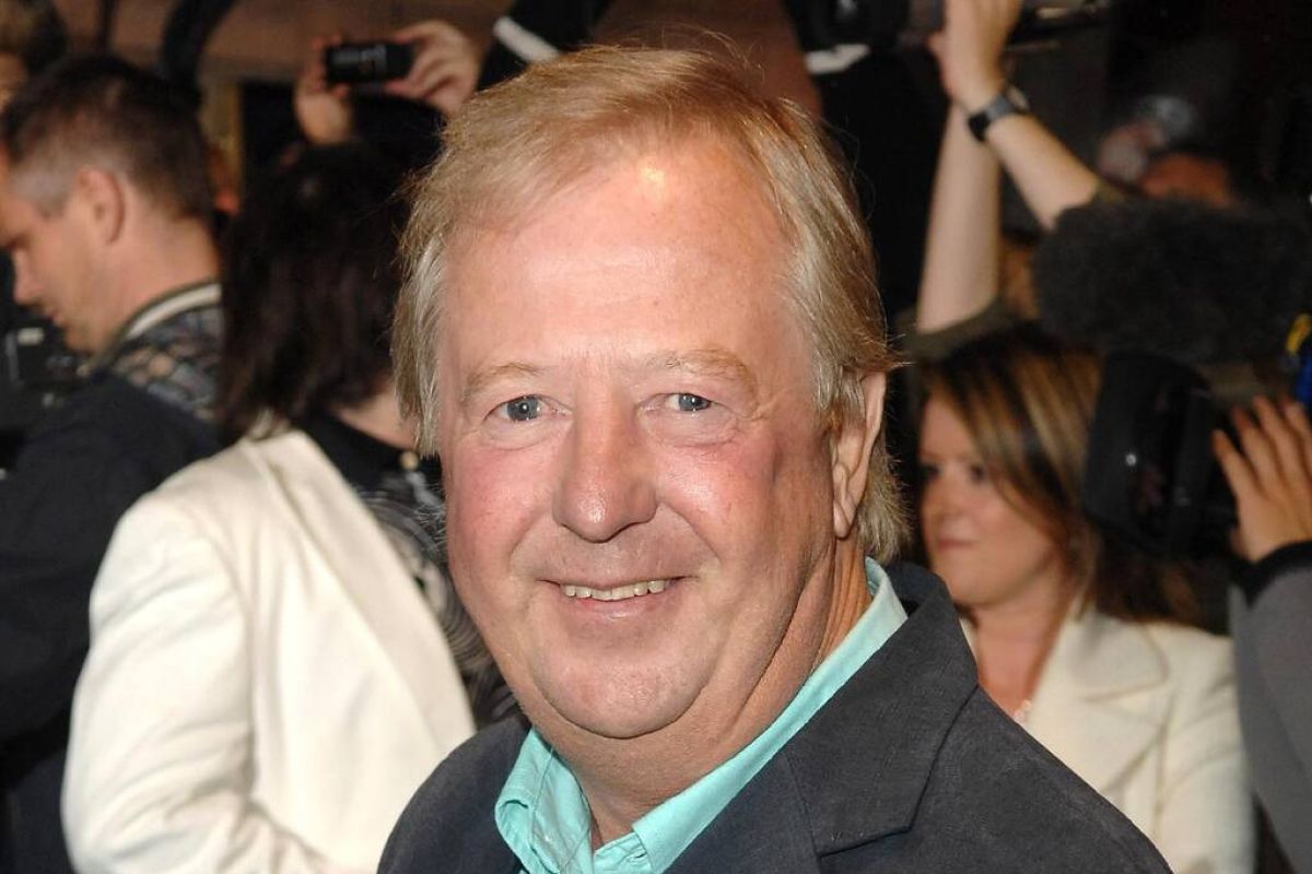 Komedian Inggris Tim Brooke-Taylor meninggal akibat COVID-19