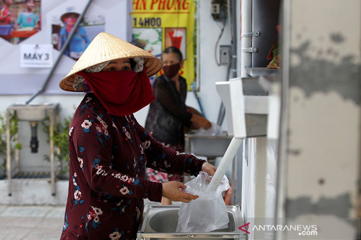 "ATM beras" bantu warga miskin Vietnam saat  karantina karena COVID-19