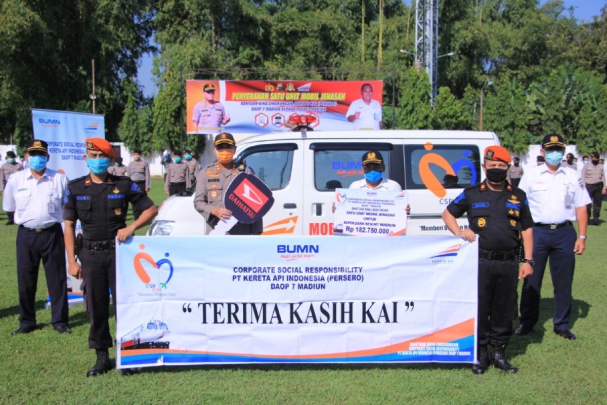 KAI Daop 7 salurkan bantuan mobil jenazah untuk Polres Madiun