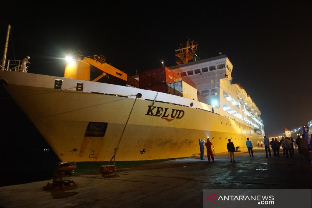 KM Kelud yang bawa ABK positif COVID-19 tiba di Pelabuhan Belawan