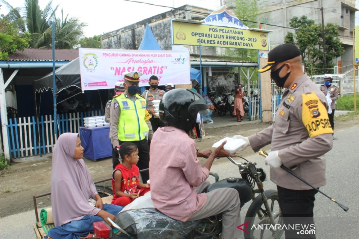 Polres Abdya bantu warga kurang mampu ditengah COVID-19