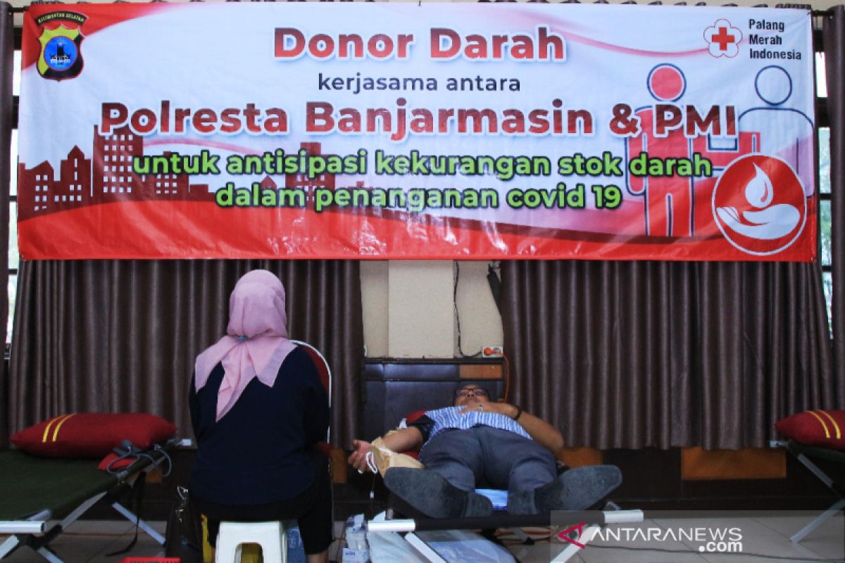 Polresta Banjarmasin menyumbang 52 kantong darah tangani pasien COVID-19