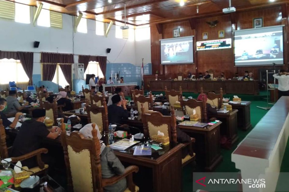 Aksi walk out warnai sidang paripurna DPRD Rejang Lebong