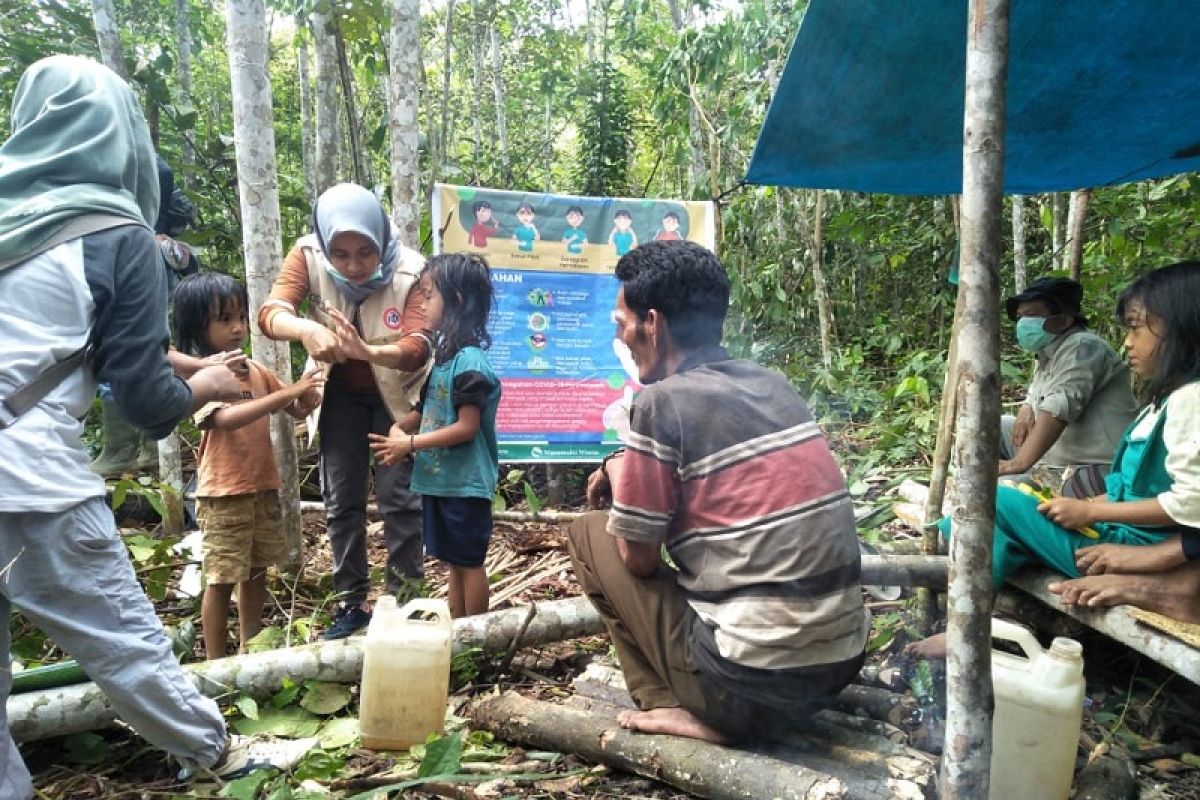 Kelompok Suku Anak Dalam di Tebo peroleh edukasi dan cek kesehatan cegah COVID-19