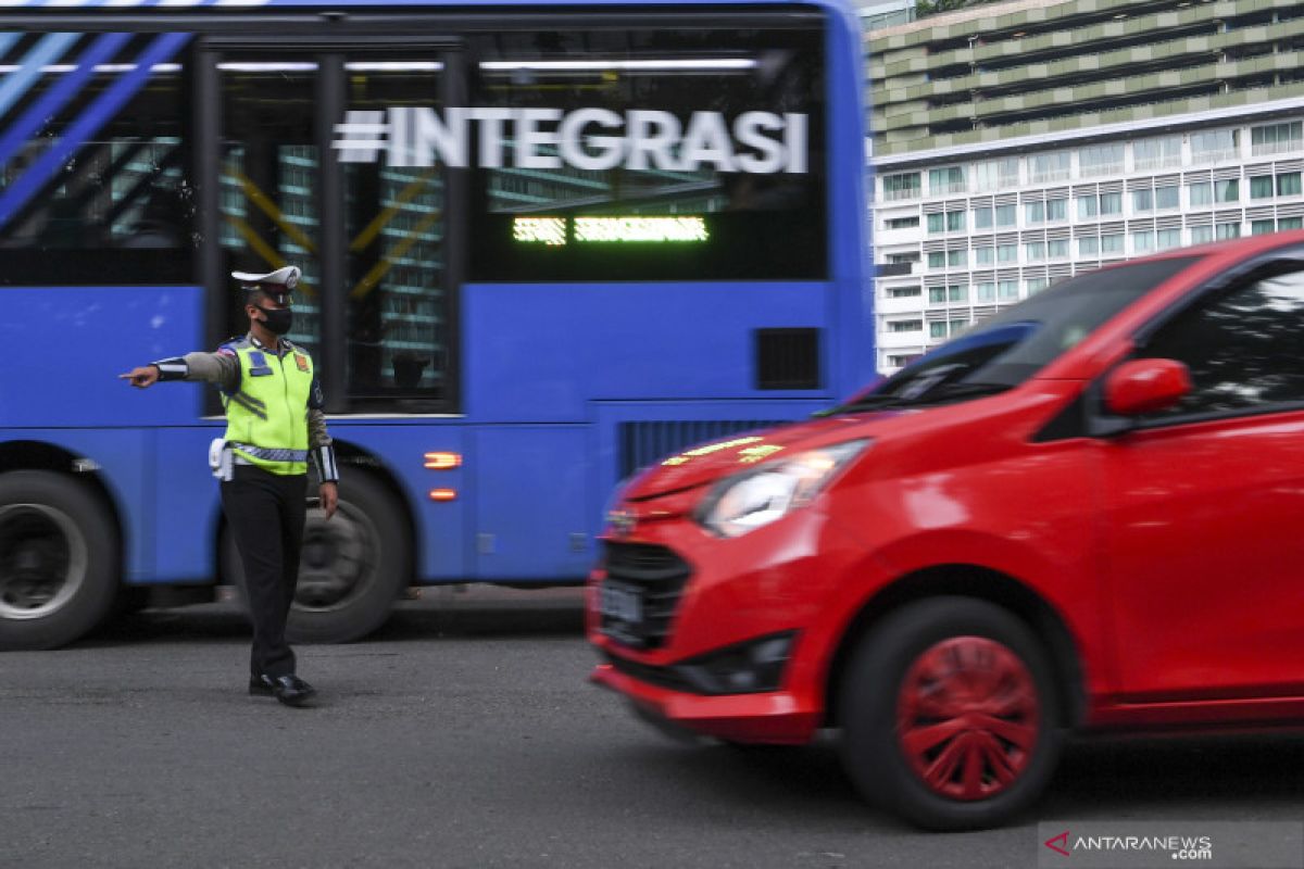 Tanpa surat izin ke luar-masuk Jakarta, tunda keberangkatan kata Anies