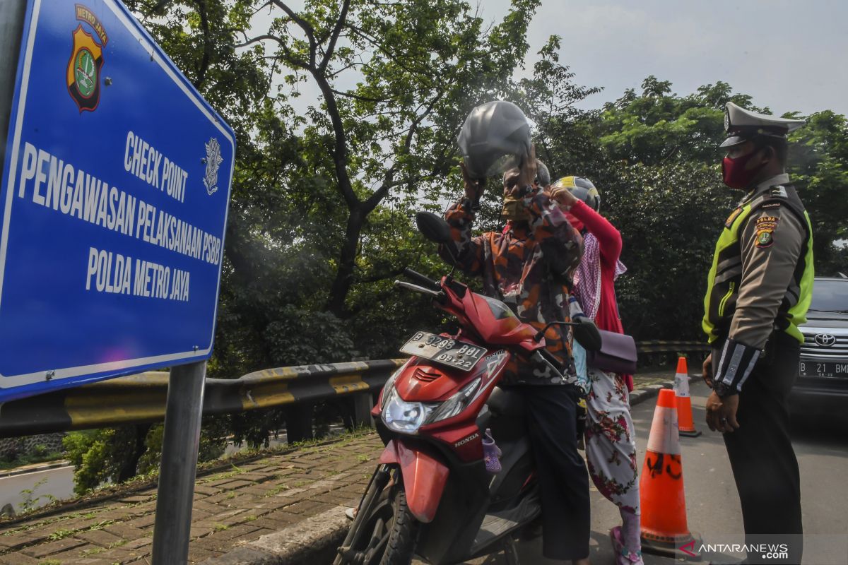 Kapolri minta jajarannya bantu mobilitas petugas kesehatan saat PSBB