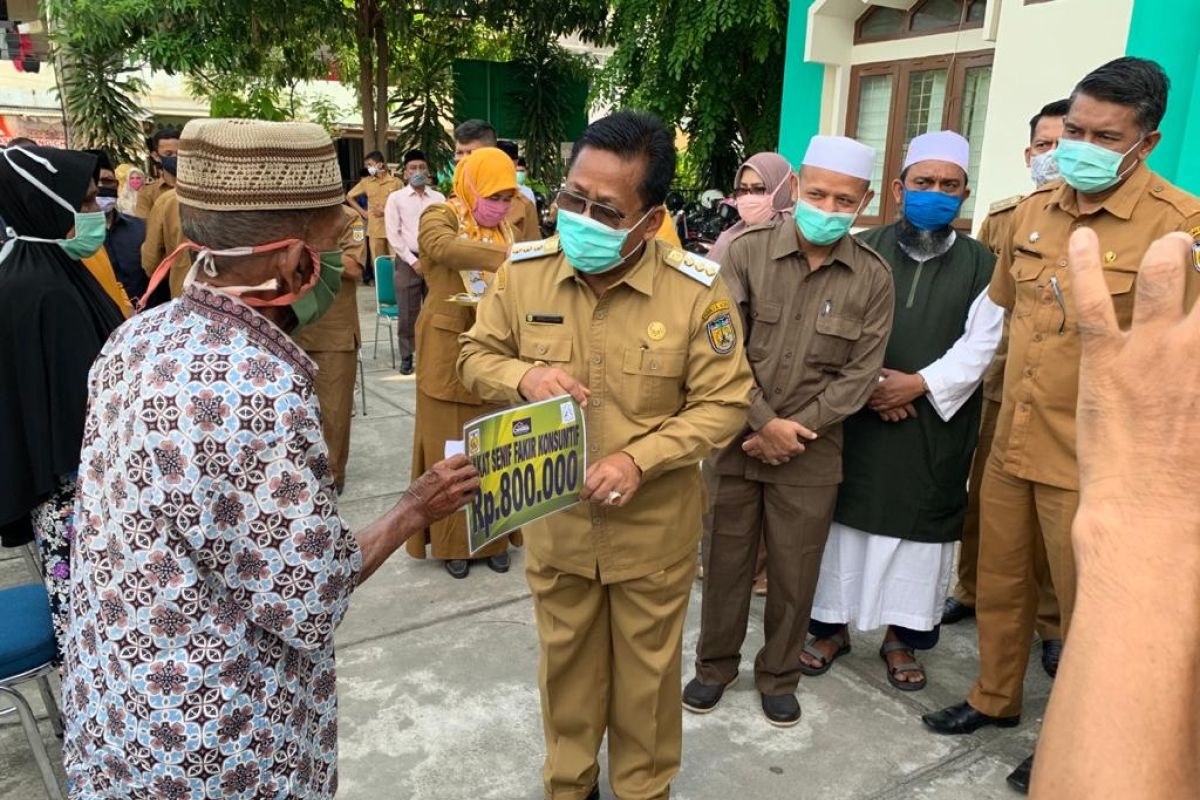 Pemkot Banda Aceh salurkan bantuan Rp4,9 miliar bagi fakir miskin uzur