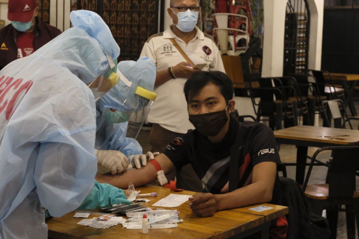 Tekan penyebaran COVID-19, tim gabungan gelar patroli skala besar di Surabaya