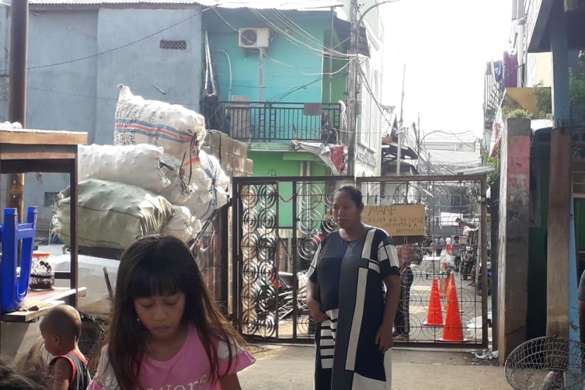 Kelurahan Cipinang Besar tepis aksi pungli selama karantina wilayah