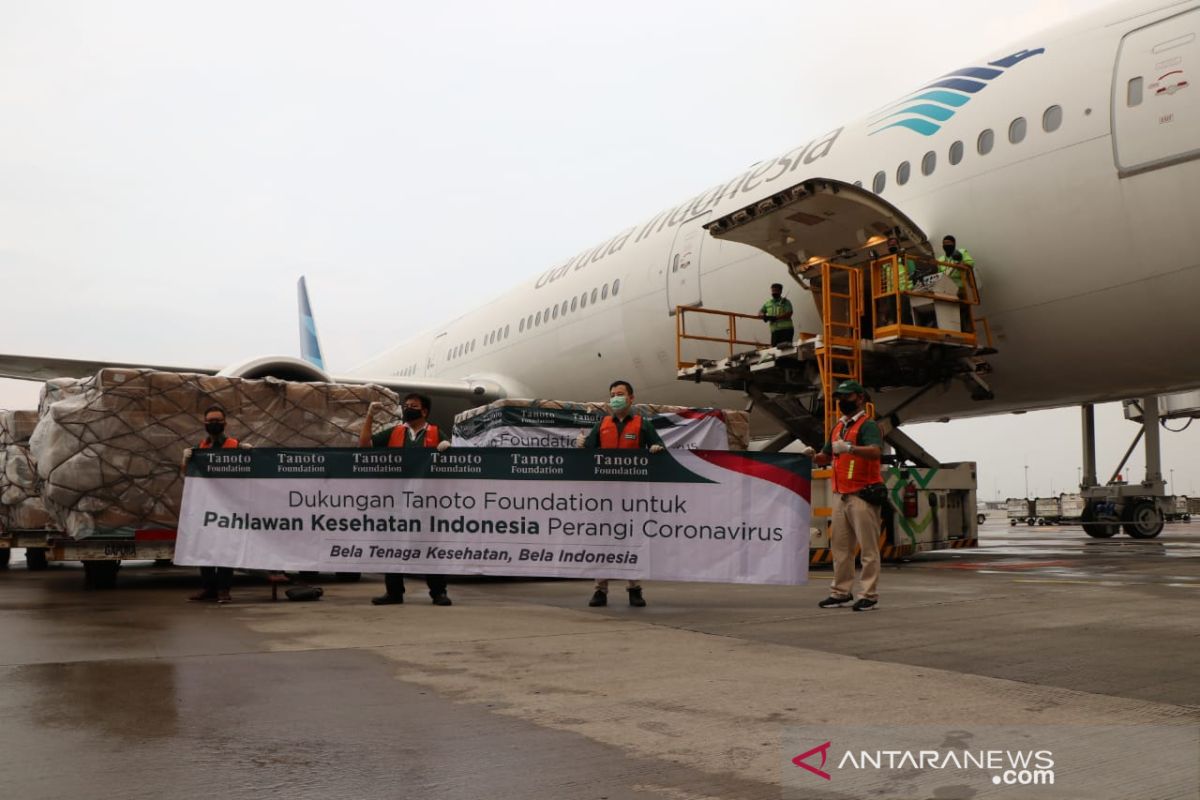 30 ton APD bantuan Tanoto Foundation tiba di Jakarta