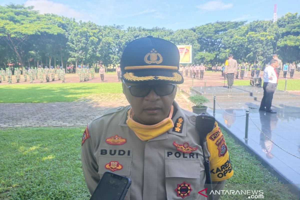 Polda Sulawesi Tenggara kawal penjemputan bantuan logistik kesehatan dari PT VDNI