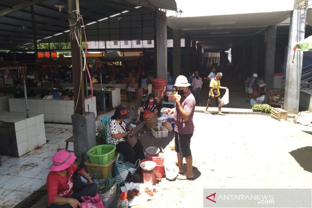 Minahasa Tenggara larang penjualan pakaian bekas impor