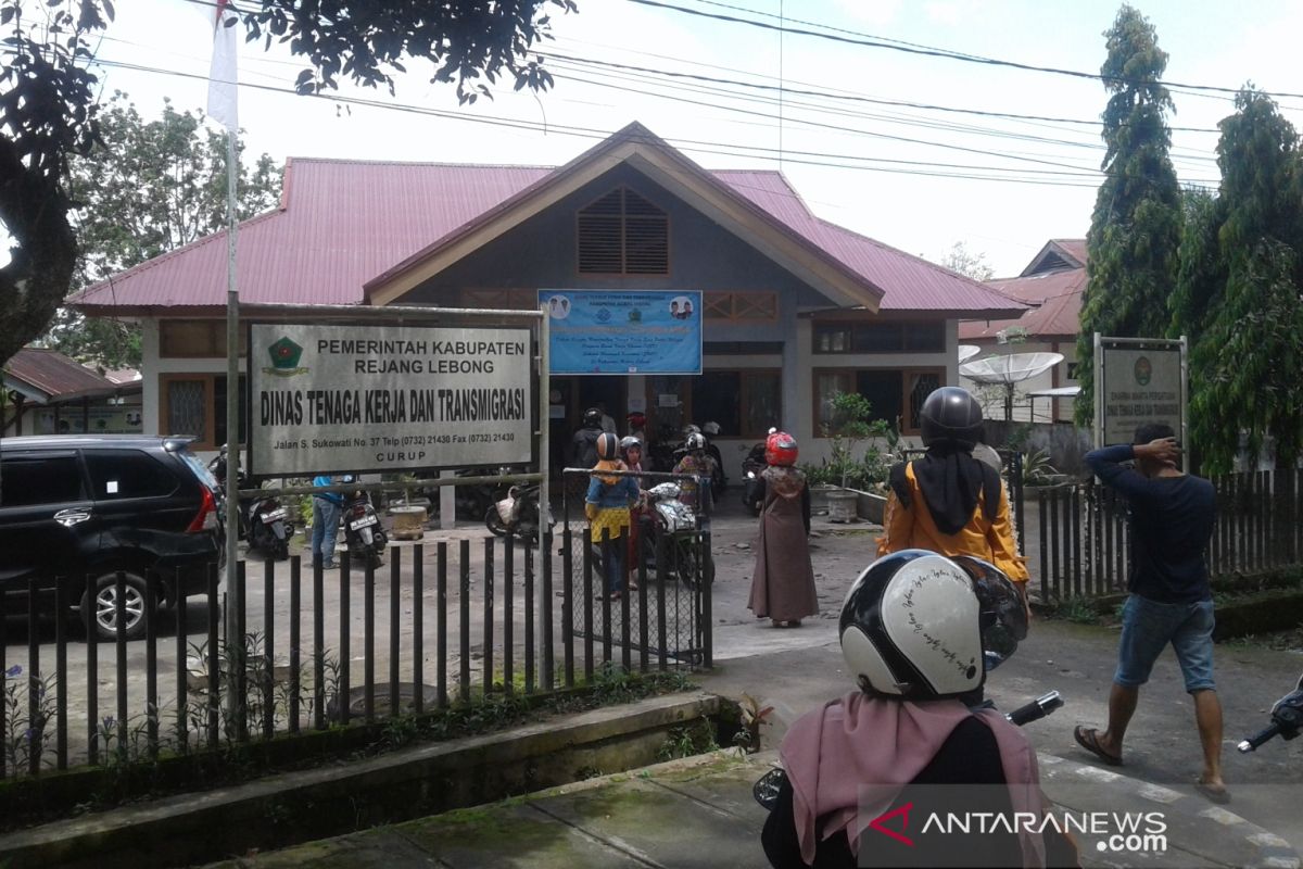 Ratusan warga Rejang Lebong daftar kartu prakerja