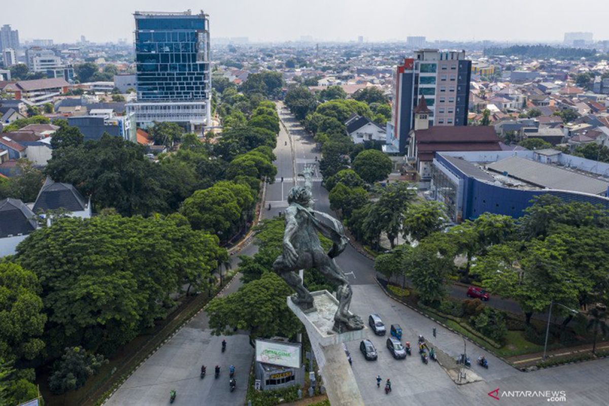 OJK pastikan industri jasa keuangan tetap beroperasi selama PSBB