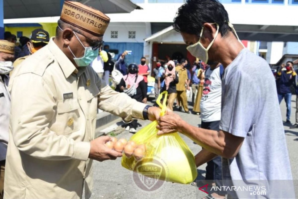 Gubernur Gorontalo: pembagian sembako instruksi dari Presiden