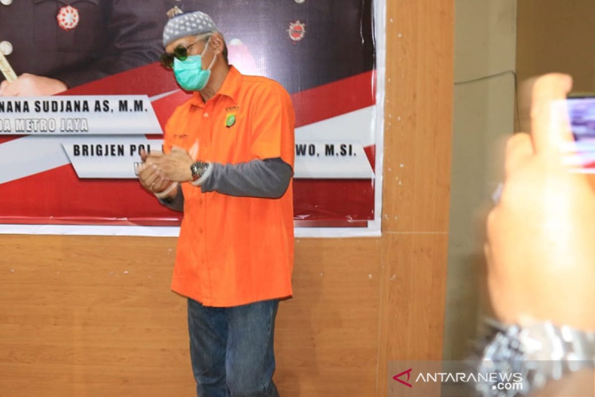 Aktor Tio Pakusadewo dituntut dua tahun penjara