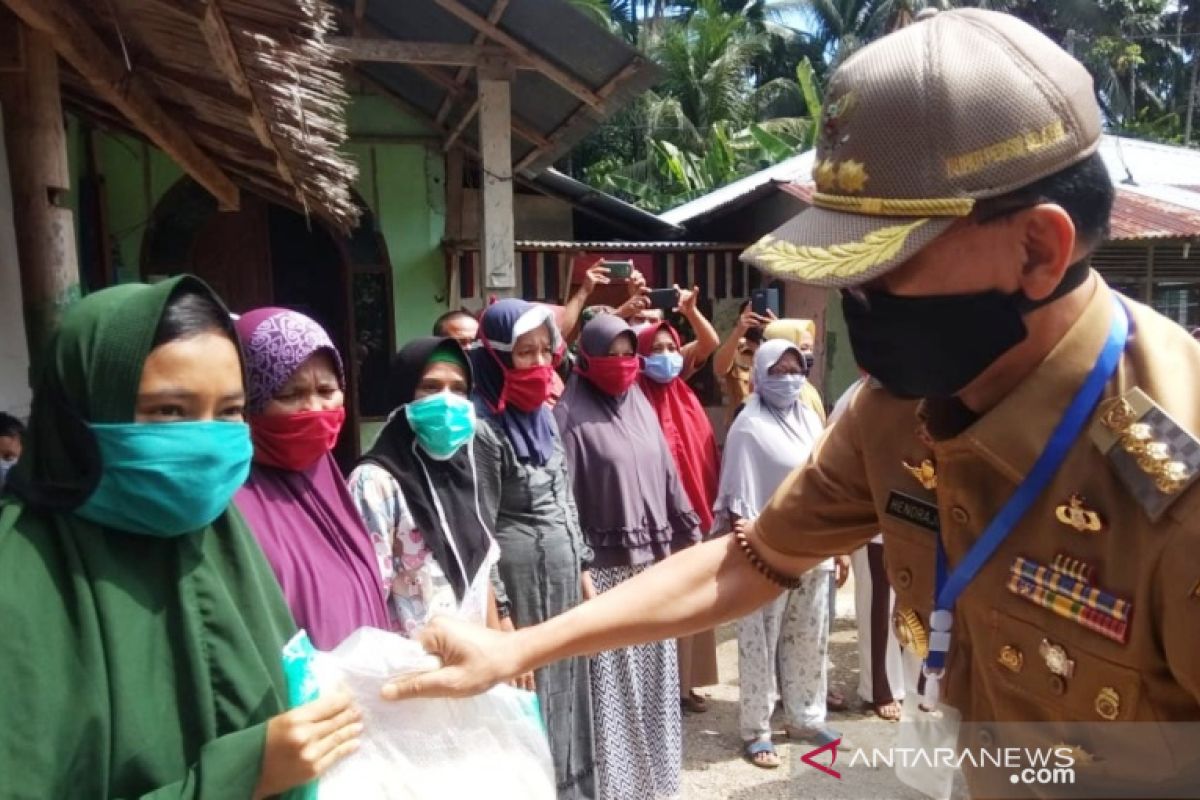 Beredar informasi kualitas beras bantuan di Pesisir Selatan tidak layak