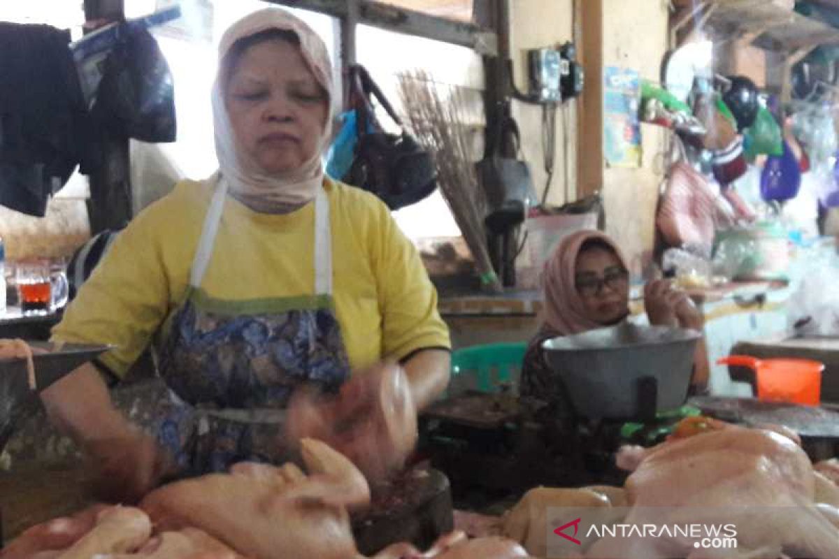Jelang Ramadhan, harga daging ayam dan telur di Temanggung naik