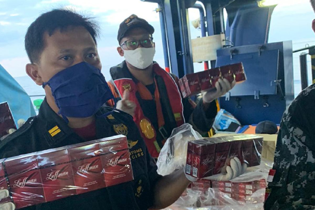 BC Kepri amankan kapal pengangkut 10 juta batang rokok ilegal