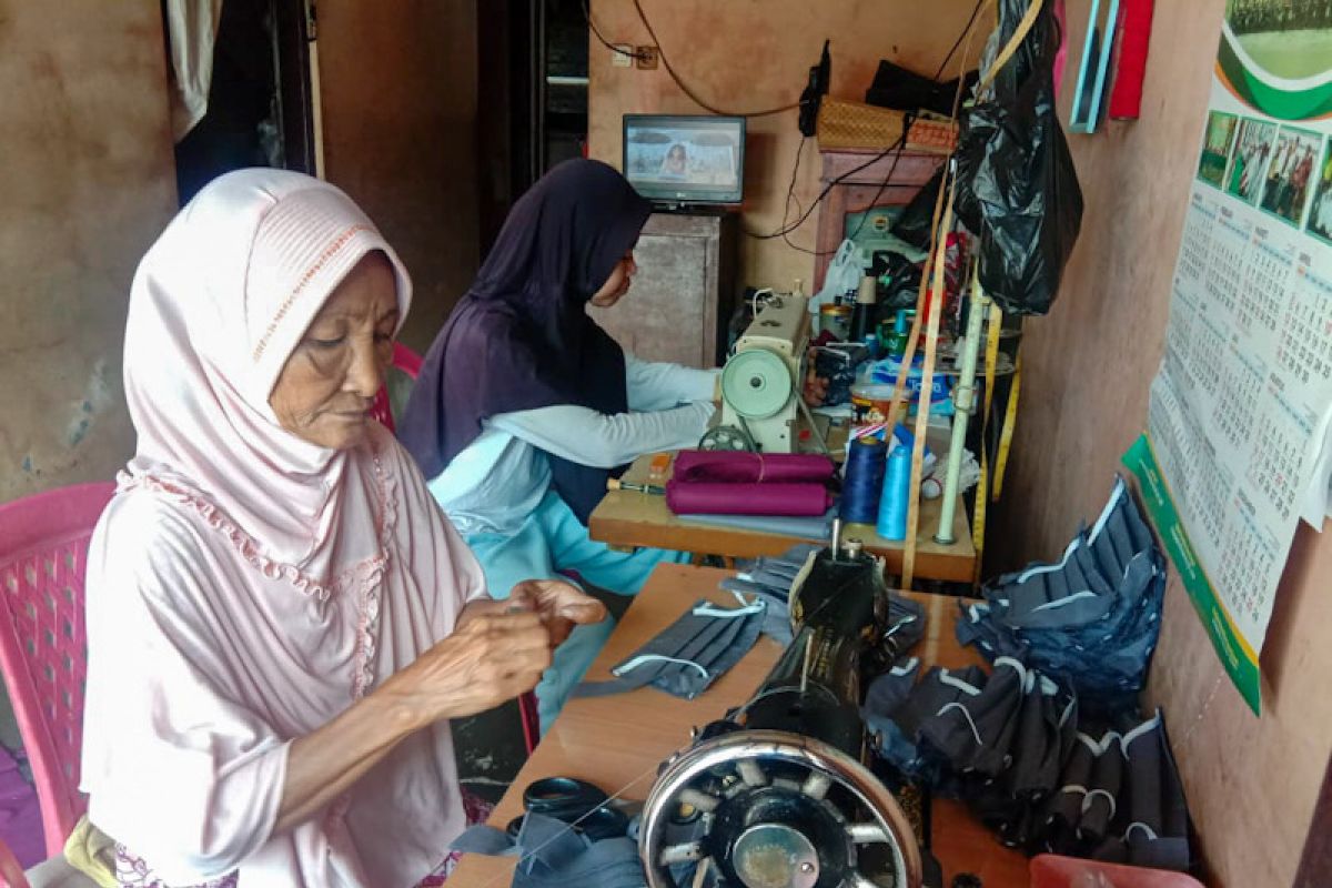 Baznas Yogyakarta salurkan 20.000 masker produksi kampung binaan