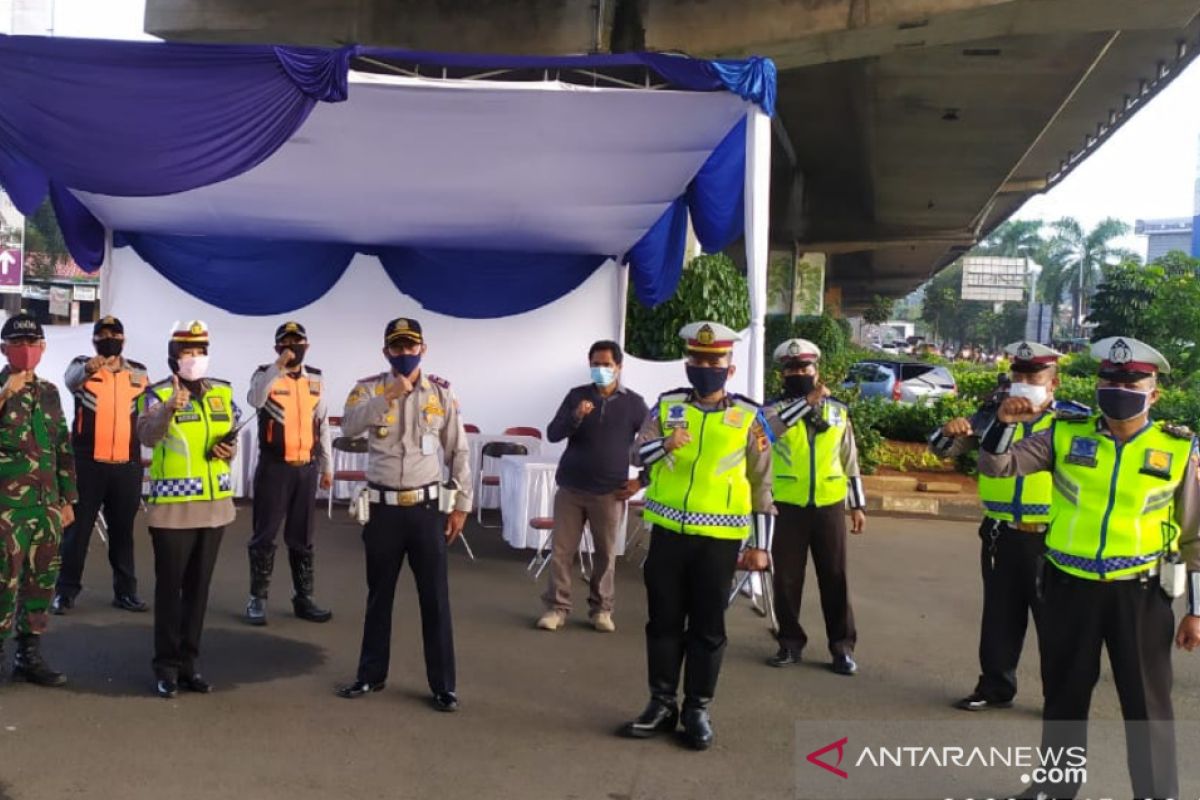 Polda Jabar kirim 100 personel bantuan pengamanan PSBB di Kota Bogor