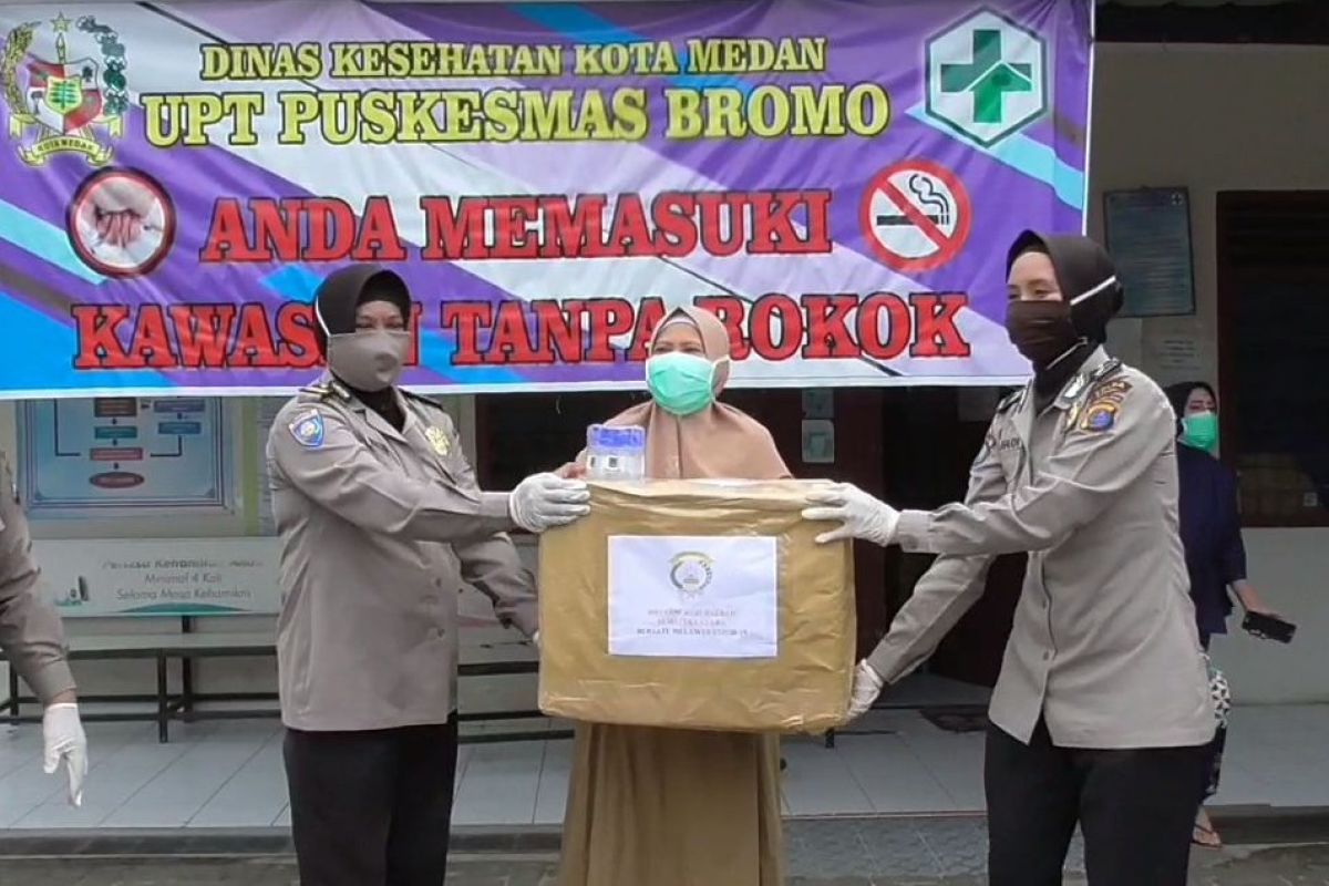 Polda Sumut salurkan bantuan APD ke lima rumah sakit di Medan