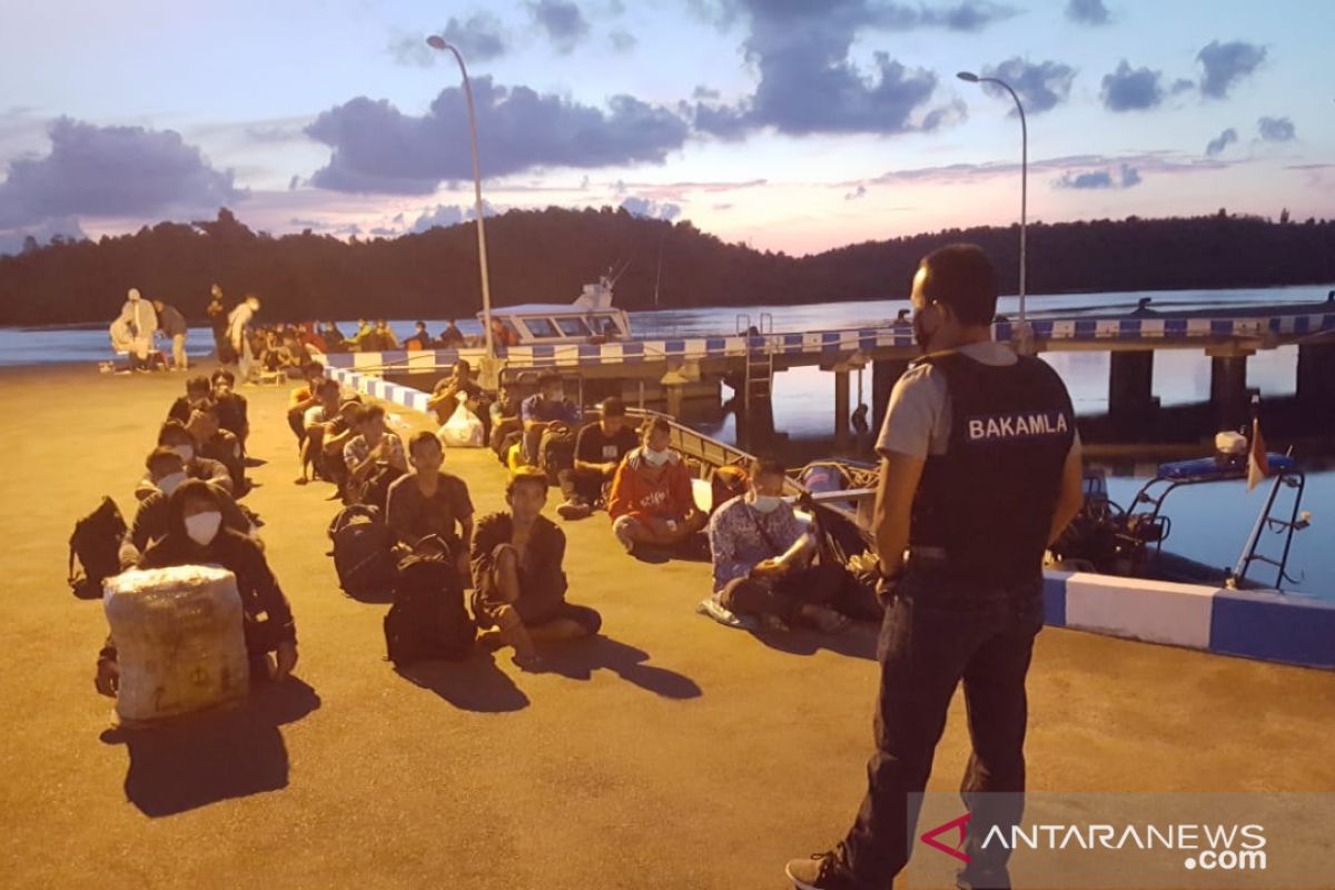 Bakamla detains 47 Indonesian migrant workers over illegal entry