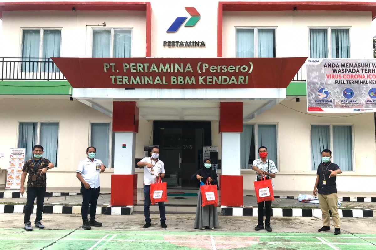 Di Kendari, Pertamina Bagikan paket Imun kepada Wartawan