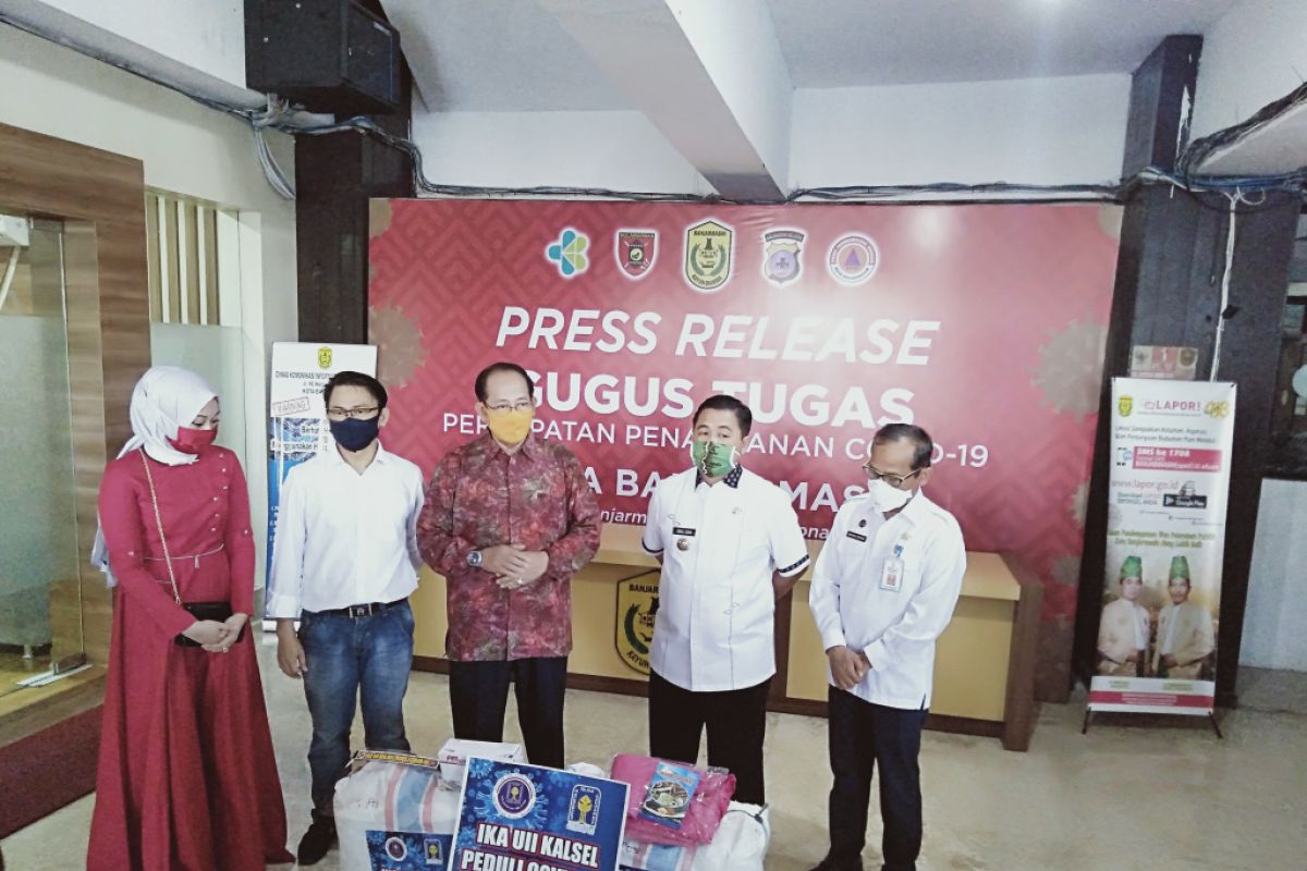 Alumni UII sumbang APD bagi tenaga medis