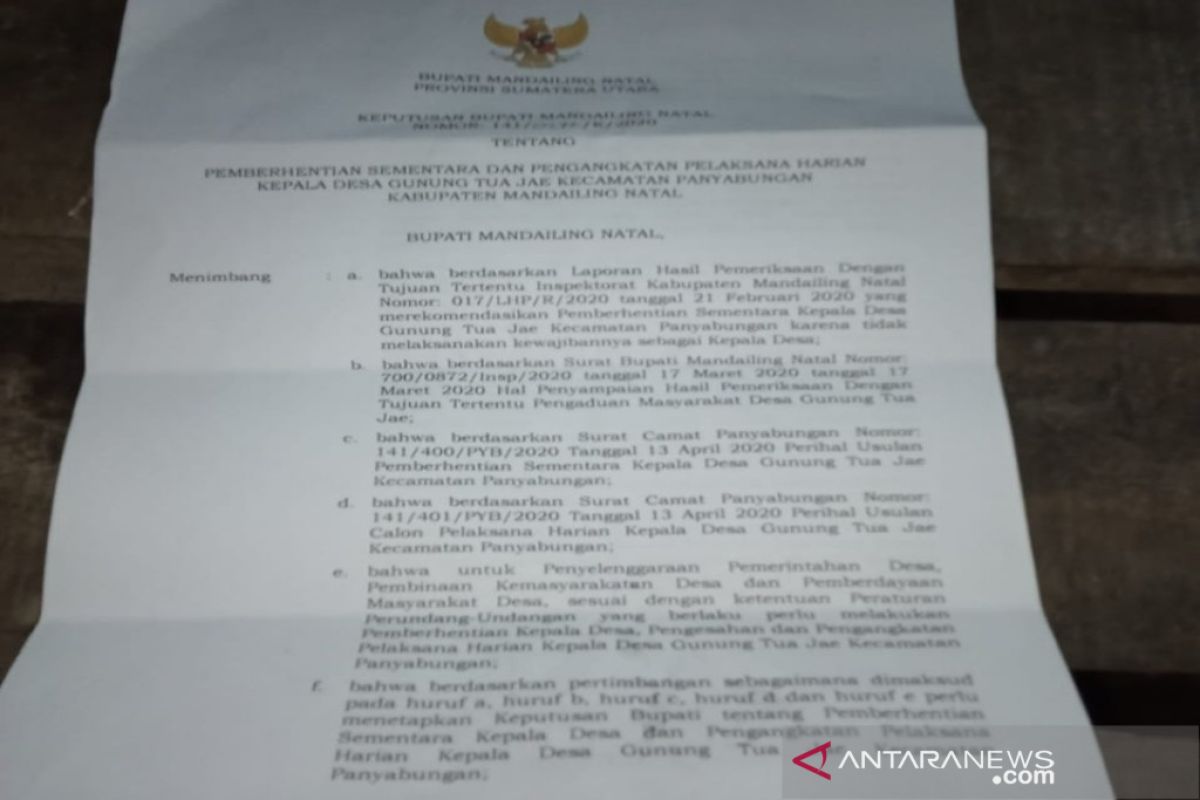 Kepala Desa Gunungtua Jae diberhentikan  sementara