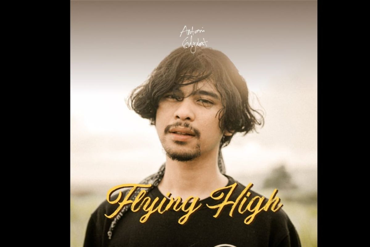 Antoni Sidjabat ajak pendengar kejar mimpi lewat "Flying High"