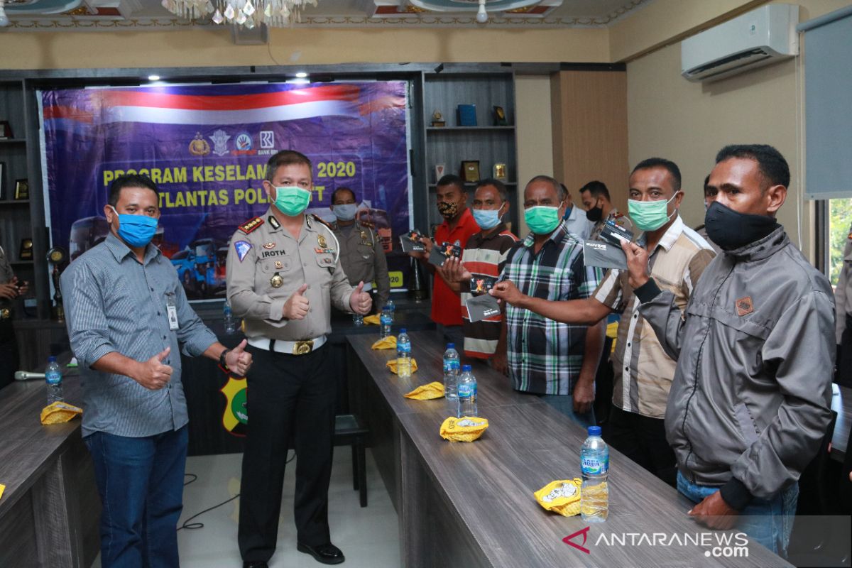 Ribuan sopir angkutan di NTT dapat bantuan Rp600 ribu per bulan