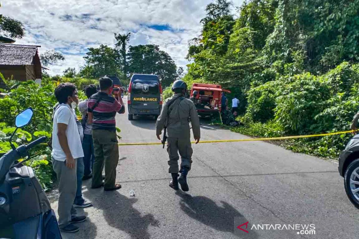 Dua pelaku penyerangan polisi di Poso tewas ditembak, didapati bom di badan tersangka