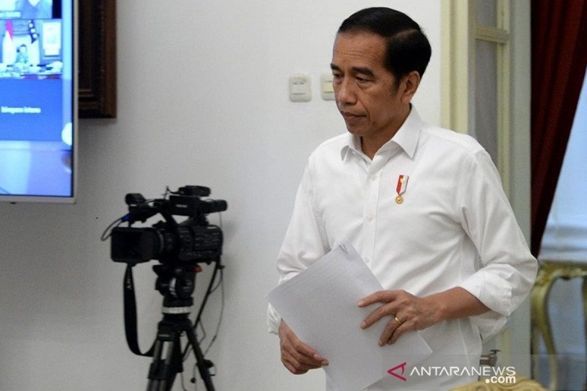 Presiden Joko Widodo tegaskan jangan tunggu UMKM tutup baru kredit dikucurkan