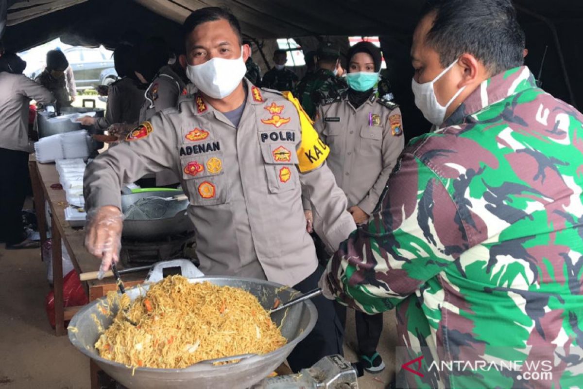 Polres Bangka Barat bersama Kodim 0431 dirikan dapur umum di Mentok