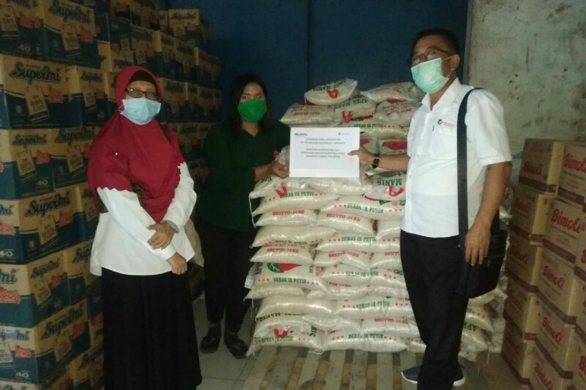 Pelindo I- Polda Sumut kerja sama bagikan sembako untuk masyarakat