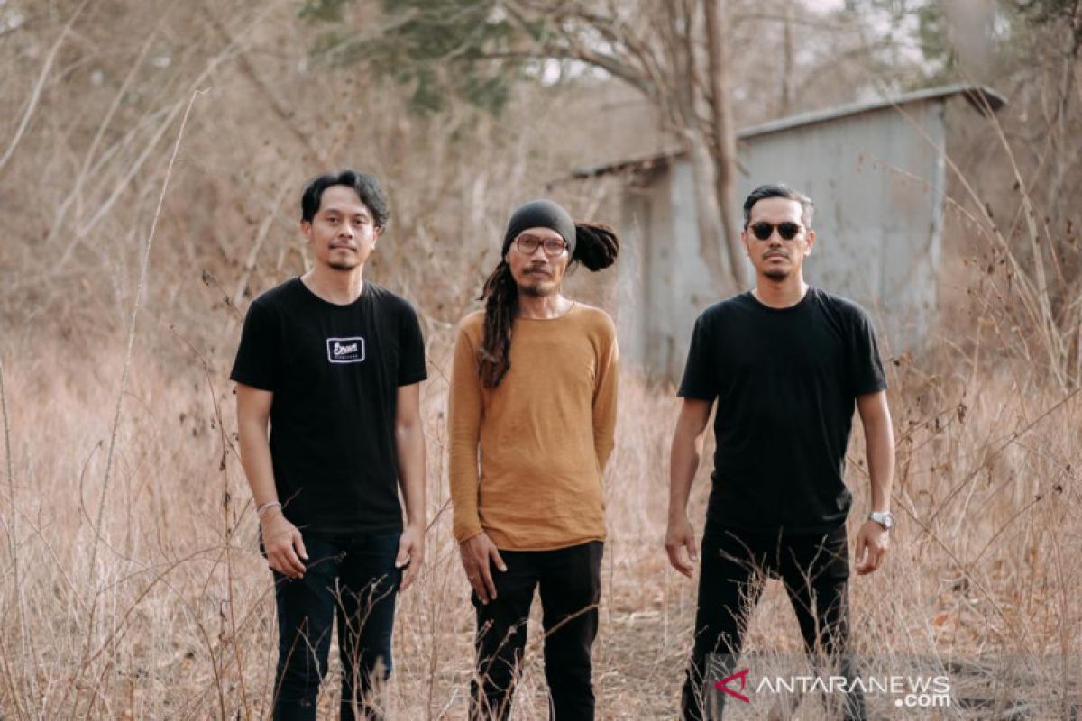 Band Dialog Dini Hari rilis single 'Kulminasi II'