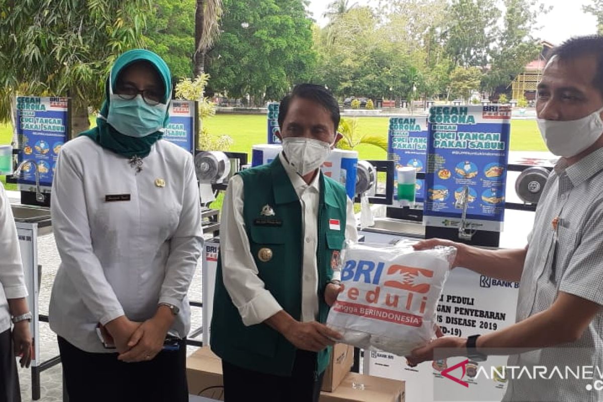 Pemkab Gorontalo dapat bantuan sarana cuci tangan dari BRI Limboto