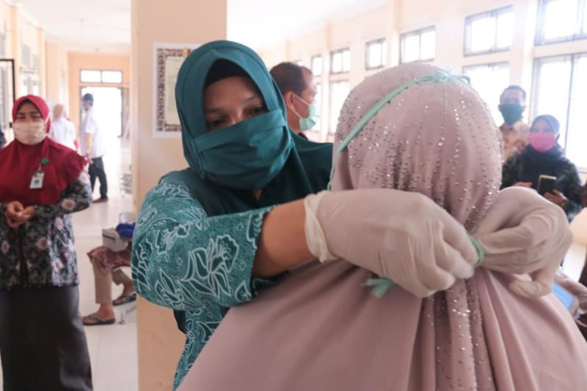 TP PKK serentak bagi masker kepada masyarakat di Aceh Timur