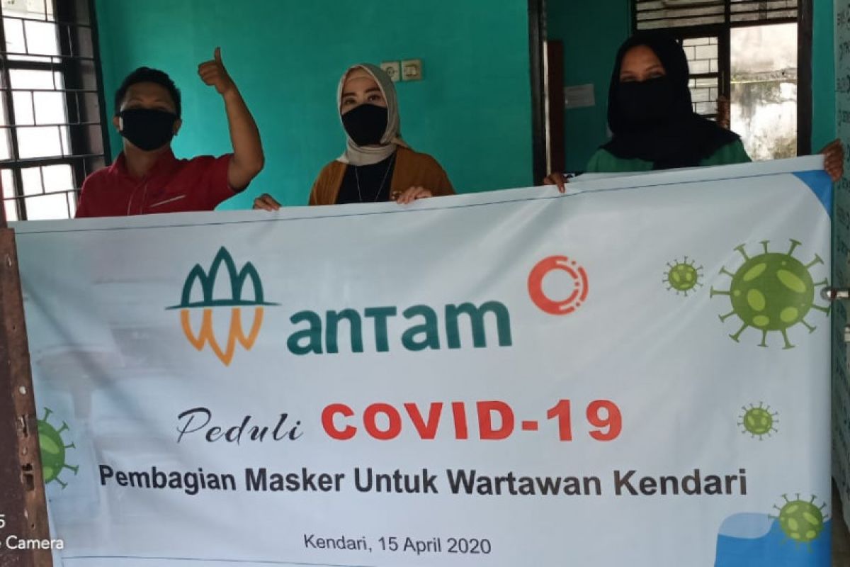 ANTAM Bagikan 5.000 Masker untuk wartawan dan masyarakat se-Kecamatan Pomalaa
