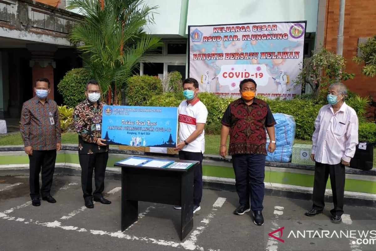 Badan Musyawarah Perbankan Bali serahkan bantuan APD ke RSUD Klungkung
