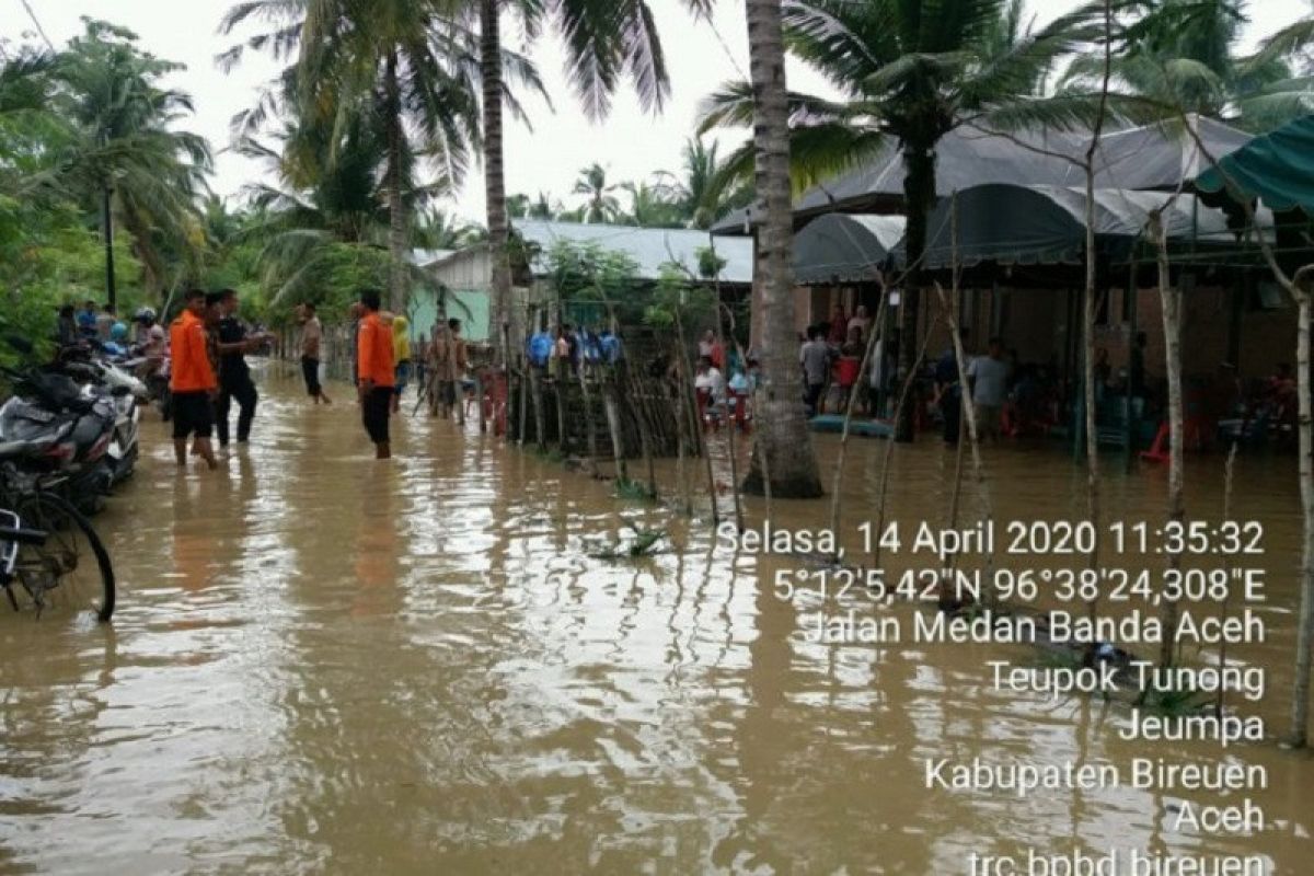 Banjir akibat hujan deras rendam enam desa di Bireuen, Aceh