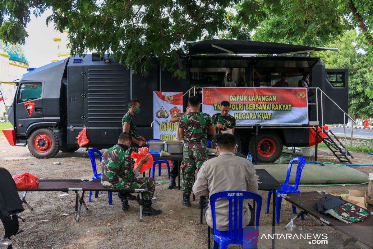 Polda NTB dirikan dapur lapangan di Masjid Islamic Center, bantu warga