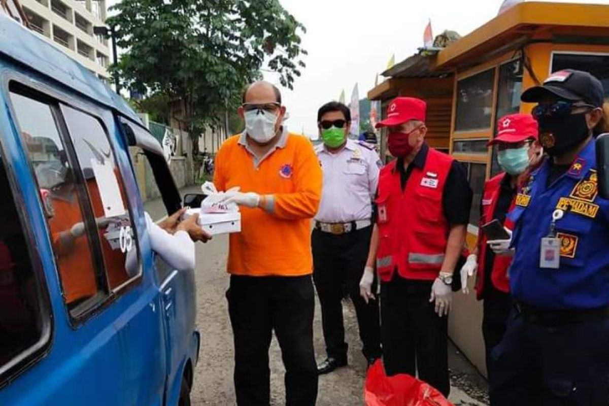 Sediakan makanan gratis, Depok dirikan dapur umum selama PSBB